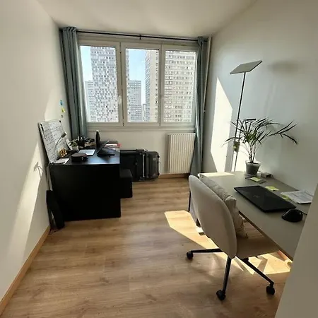 Moderne, Spacieux Et Lumineux