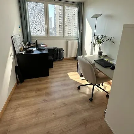 Moderne, Spacieux Et Lumineux Paris
